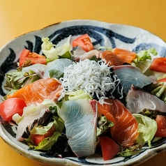 料理長の気まぐれ海鮮サラダ