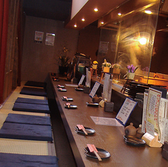 掘りごたつのカウンター席がございます。