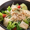 料理メニュー写真&nbsp;蒸し鶏と豆腐のサラダ