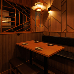 記念日やデートなどでお使い頂けるカップルシート雰囲気を大事にしたお部屋で幅広い年代層に支持を受けており、様々なシーンで活躍しております♪ランチ、カフェ、ディナーと時と共に変わりゆく姿をお楽しみ下さい♪(牛タン 焼き鳥 肉寿司 飲み放題 デート 宴会コース 記念日 接待 宴会)