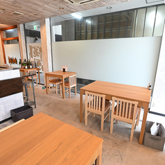 どこか懐かしく、落ち着いた雰囲気でお過ごし頂ける空間をご用意しております。少人数～団体様まで、シーンに合わせて各種ご宴会に対応いたします！