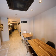 モダンで落ち着いた店内は、各種記念日にも◎