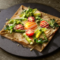料理メニュー写真&nbsp;チキンと彩り野菜のガレット