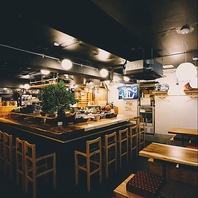 昔ながらの提灯が灯る和の情緒あふれる店内