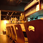 料理人との会話が楽しめるおすすめのカウンター席は、常連さんに人気です！