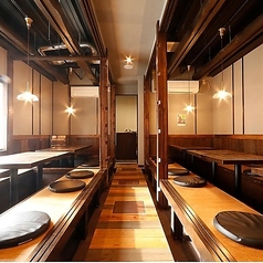 2階席は掘り炬ごたつ席になっており、最大16名様まで半個室としてご利用いただけます。貸切利用も可能です！お気軽にお問い合わせください♪