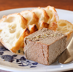 こだわりのサイドメニューと季節のお料理を多彩にご用意