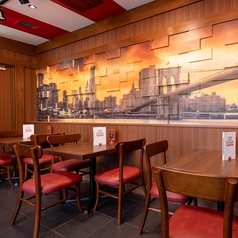 TGIフライデーズ 横浜西口店の雰囲気1