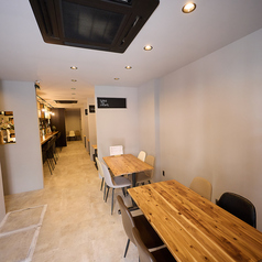 4名掛けのテーブル席は全6卓ご用意!ご友人同士の飲み会や女子会、ご家族でのご飲食にもぴったりなお席です♪