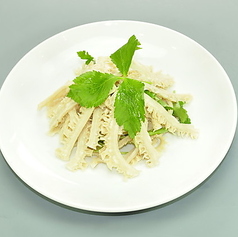 牛ハチノスの四川風和え/牛ハチノスのニンニク塩和え/ニンニク入り胡瓜と豚肉和え/海鮮サラダ