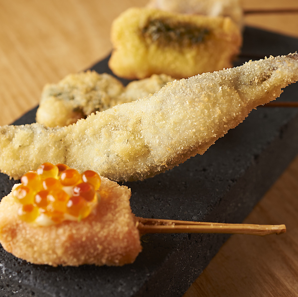 アツアツでさっくさくな串揚げは、1本120円(税抜)から♪ストップというまで楽しめるメニューも！