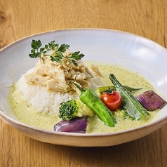 【期間限定】蒸し鶏と夏野菜のグリーンカレー