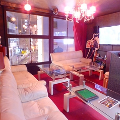 3階の個室はふかふかソファーが付いたＶＩＰルーム！カラオケやテレビゲームなど各種設備をお使いいただけます。
