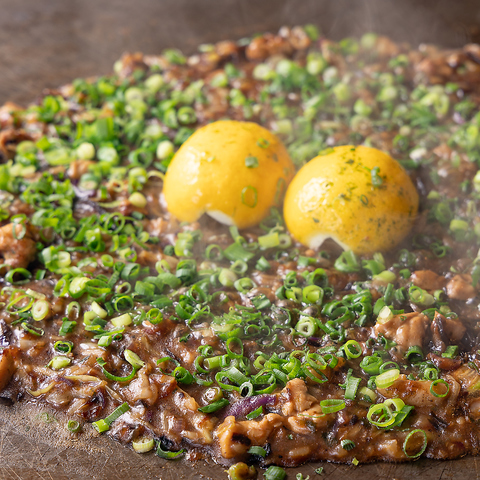 【バリエーション豊富】絶妙なタイミングで焼き上げるもんじゃがクセになる！