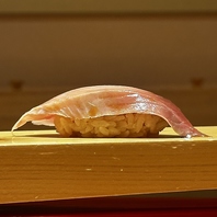 全国の魚介類を旬の一貫に、四季の移ろいを込めて