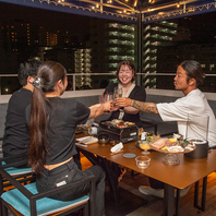 夜景と絶品海鮮料理に酔いしれる♪大人気のテラス席☆