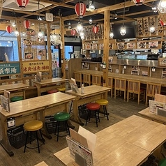 広々としたカウンター席おひとり様でもごゆっくりとお過ごしいただけます！