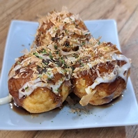 看板メニューはたこ焼き！300円(税込)から楽しめる幸せ