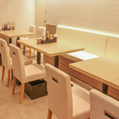 最大12名様までご利用可能なソファー席