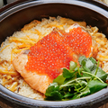 料理メニュー写真&nbsp;いくらとサーモンの釜めし