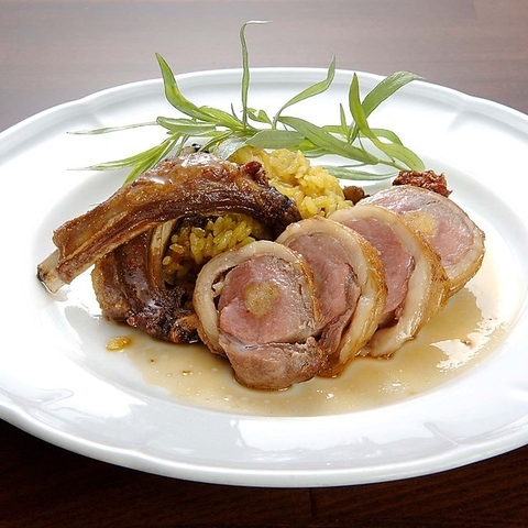 創業1957年。ロシア、ウクライナ、ジョージアのお料理を楽しんでいただけます。