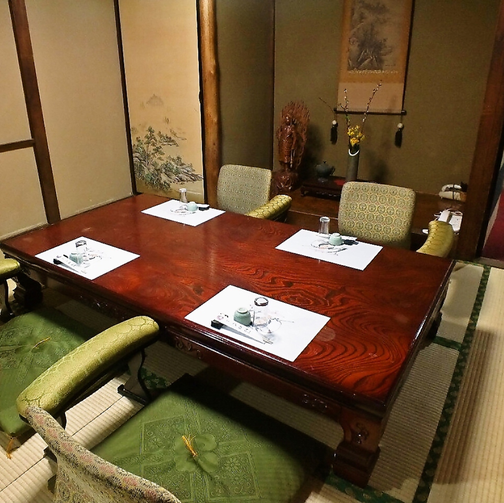 接待や記念日など周りを気にせずゆっくりしたいときは是非『蔦の間』を。人気の為お早目のご予約を。