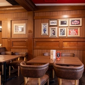 TGIフライデーズ 横浜西口店の雰囲気3