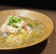 ズワイ蟹とアオサ海苔の餡掛け炒飯