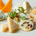 料理メニュー写真 こだわり3種チーズの盛り合わせ　3 Kinds of Assorted Cheese