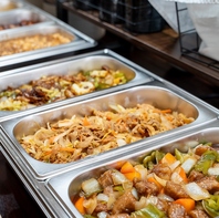 40種を超える料理＆ドリンクが食べ飲み放題のバイキング