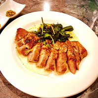店主が感銘を受け、こだわり選び抜いた新鮮な食材を