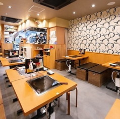 2名様掛けのテーブル席をご用意いたしております。会社の同僚の方との軽飲みや、デートなどに是非ご利用ください。