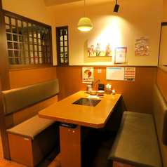 温かみのある雰囲気の店内♪カップルや女子会にもおすすめ◎!
