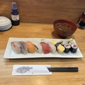 料理メニュー写真&nbsp;ランチセット（その日のおまかせ握り＋赤だし）