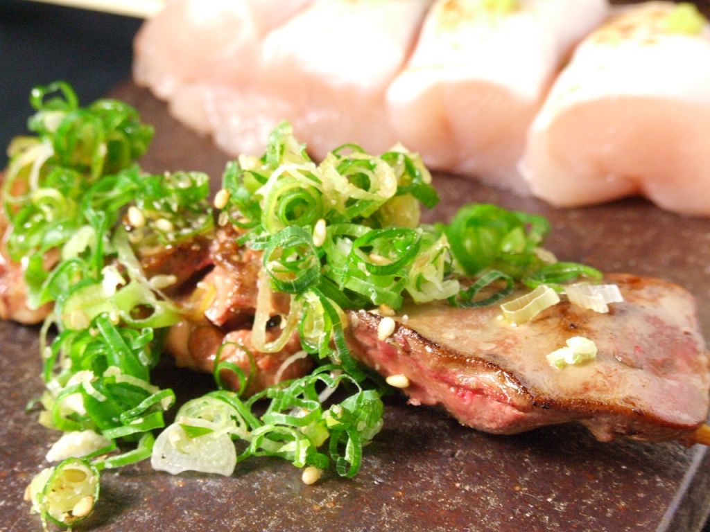 中村屋こだわりの串！！鮮度にこだわる肝スペシャル250円＆笹身の白焼き330円は絶品！！
