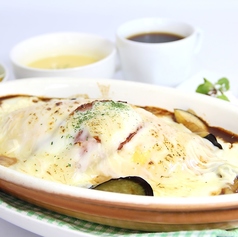 【熱々・香ばしい】ナスとベーコンのオムライスグラタン(甘辛醤油) 1,650円(税込 1,815円)