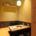 半個室のこちらのお席は4名様席です。ご家族や会社接待などシーンに合わせてプライベートな個室空間で、贅沢な時間をお過ごしください！