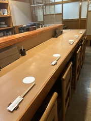 隣のお客様とはある程度の間隔をとっていますのでお一人の方におすすめでです。