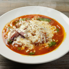 香ばし炙りチーズと ガーリックの濃厚トマトスープパスタ