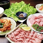 宴会にぴったりな松定食・竹定食もご用意！上塩タンや上カルビなどこだわりのお肉をお得に楽しめます