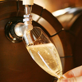 イタリア直送「樽生スパークリングワイン」！グラスに注ぐ時に初めて光と空気に触れるので、酸化することなく常にフレッシュです。フリッツァンテと呼ばれるガス圧の弱いタイプですので、お食事の邪魔をしません。