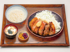 甘口にんにく醤油のトンテキ定食