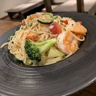 具沢山で大満足♪海老とゆずこしょうのパスタをどうぞ◎