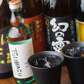 全国から集めた日本酒をラインナップ！飲み比べのセットもご用意。グラスから徳利まで店長自慢の地酒を堪能ください。