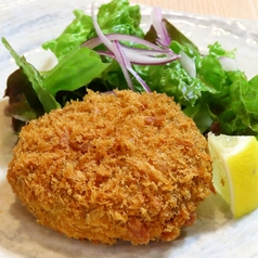 肉汁溢れるメンチカツ