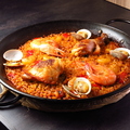 料理メニュー写真 鶏肉と魚介のパエリア 2人前