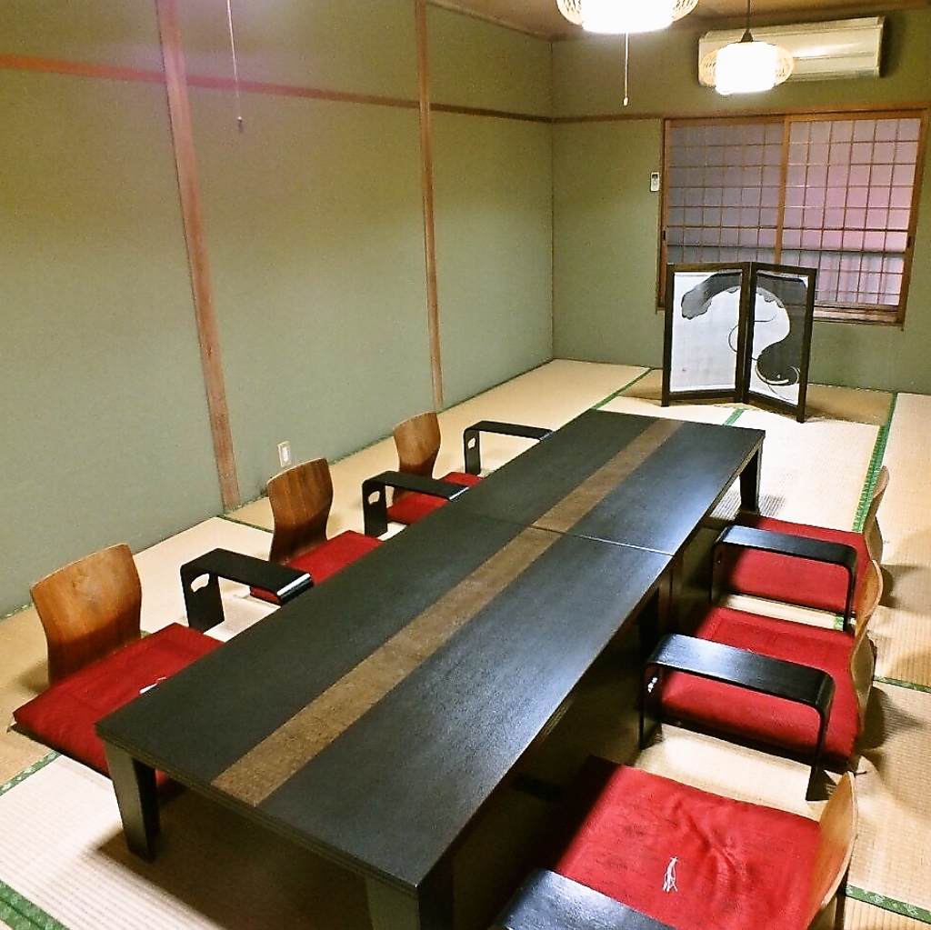 5名様～14名様までの少し大きめの個室は旅館のような落ち着いた空間なので接待や結納にも最適です！