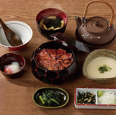 和牛ととろろのひつまぶし御膳