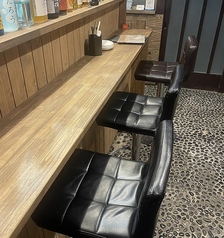 ゆっくり、くつろげるカウンター席となっております。