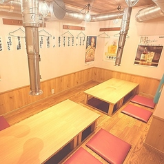 最大14名様までOKの掘りごたつ席ございます。足をのばしてお寛ぎいただけるお席です。※混雑時は（特に週末、祝日前日、祝日）テーブル席での2名様、座敷席小での3名様、座敷席大での4名様でのご予約はお席の移動をお願いする場合がございます。小さなお店なのでご協力の程よろしくお願い致します。